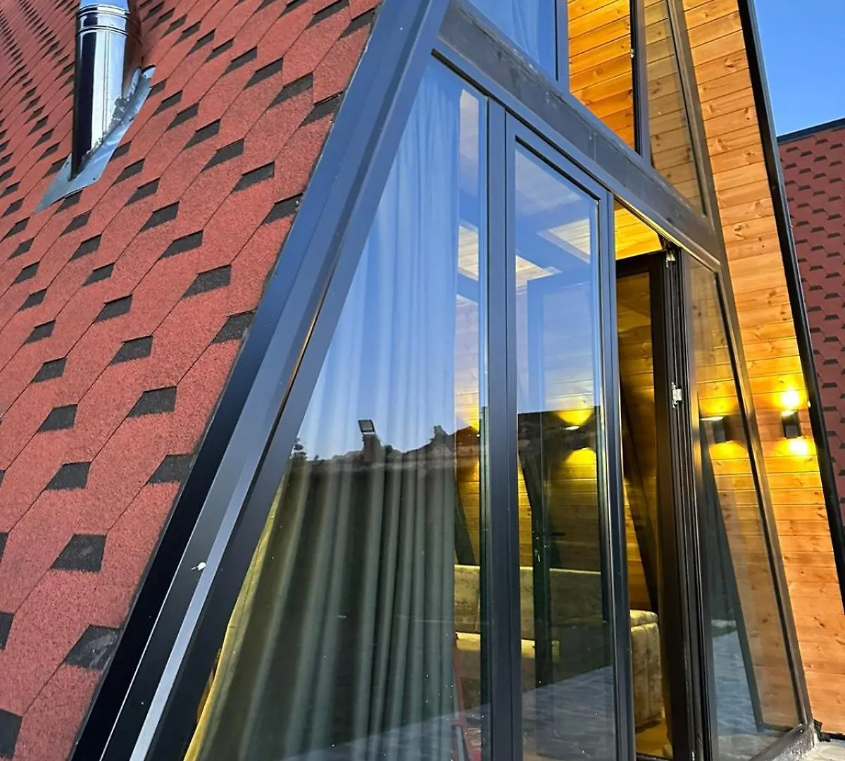 Vila Alpine Arlon Gjinar